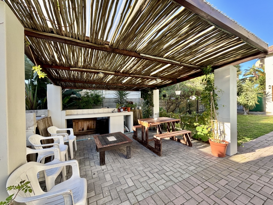 1 Bedroom Property for Sale in Sunridge Western Cape